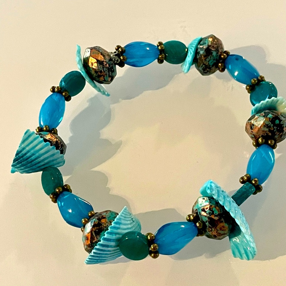 Blue Seashell Bracelet (NWT)⭐️